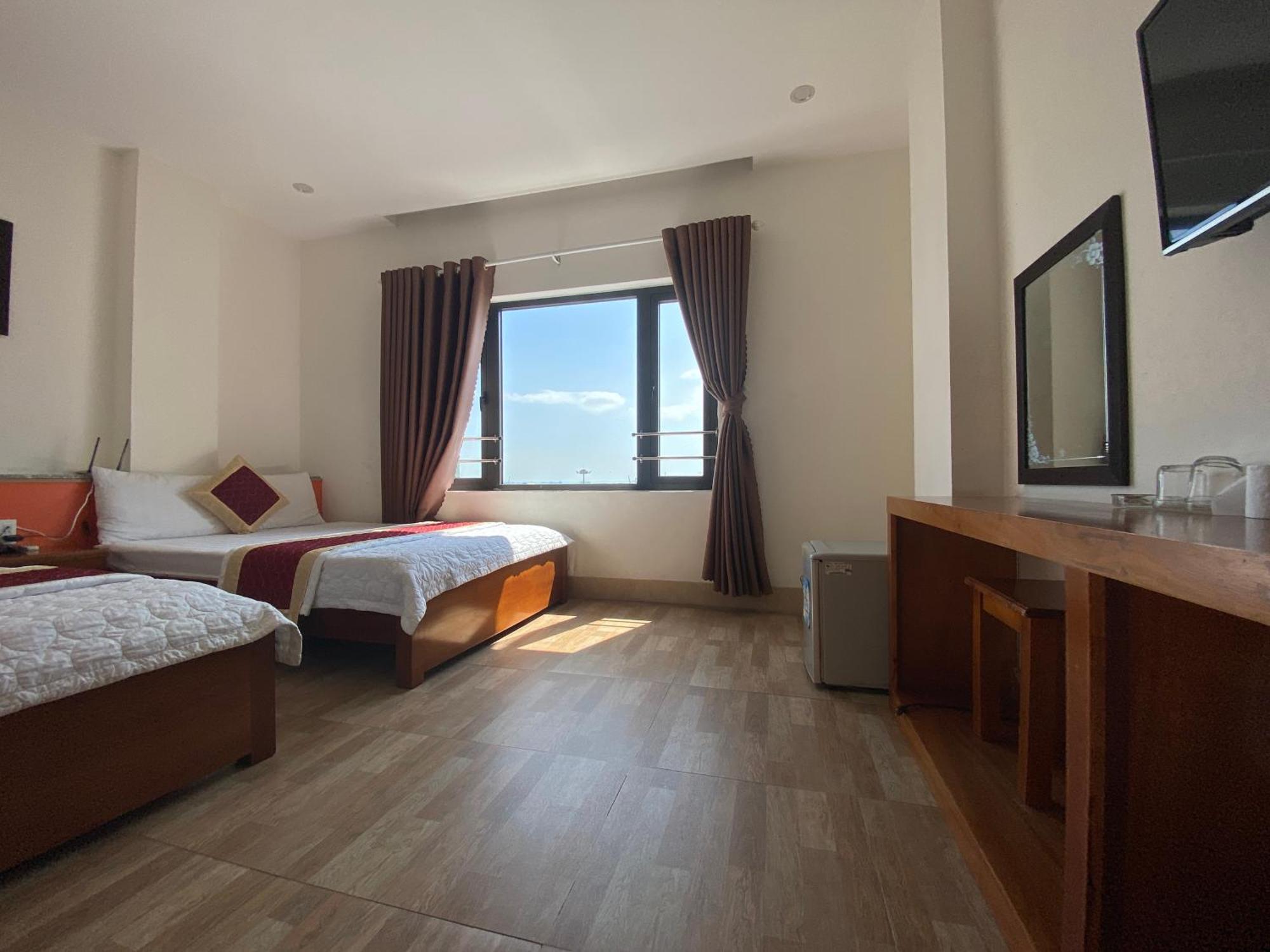 Hotel Hoang Hung Куинён Экстерьер фото