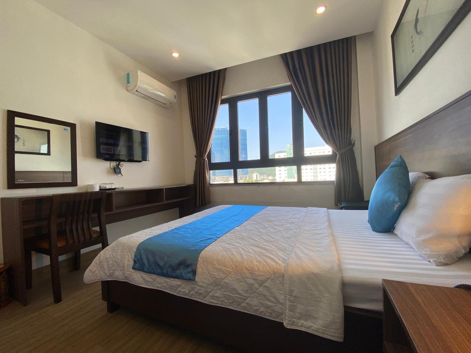 Hotel Hoang Hung Куинён Экстерьер фото